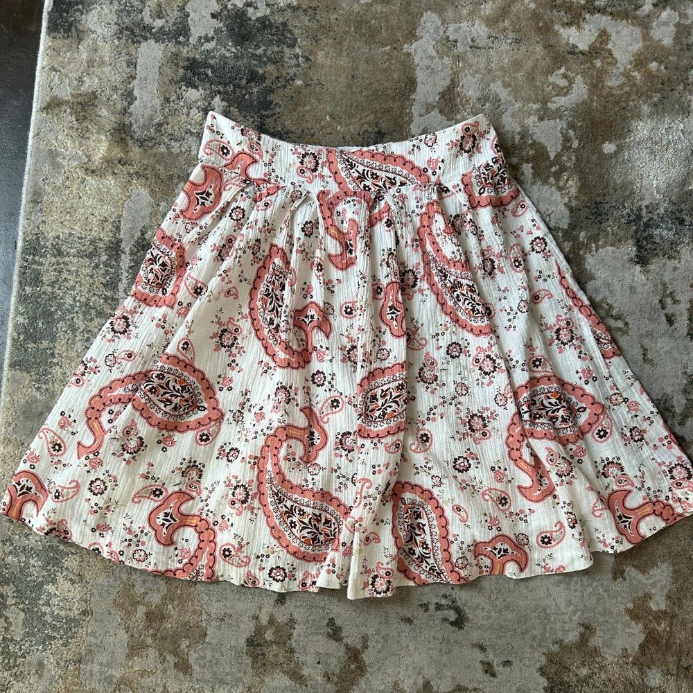 Just In Time Pink, White, & Brown Paisley Pleated Skirt Size Medium